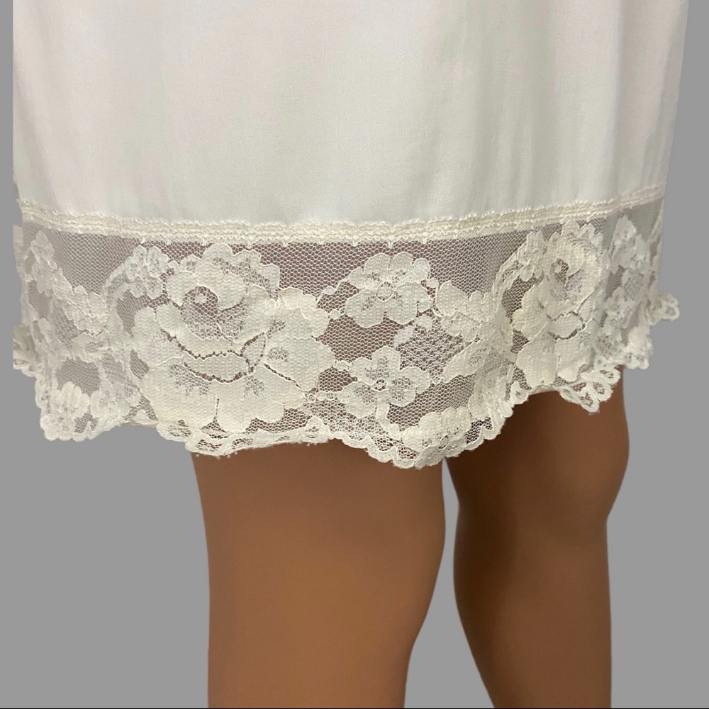 🚫SOLD🚫Vintage 60’s Vanity Fair Slip Full 34 Bust Cream Nylon Rose Lace Lacey - Picture 10 of 13